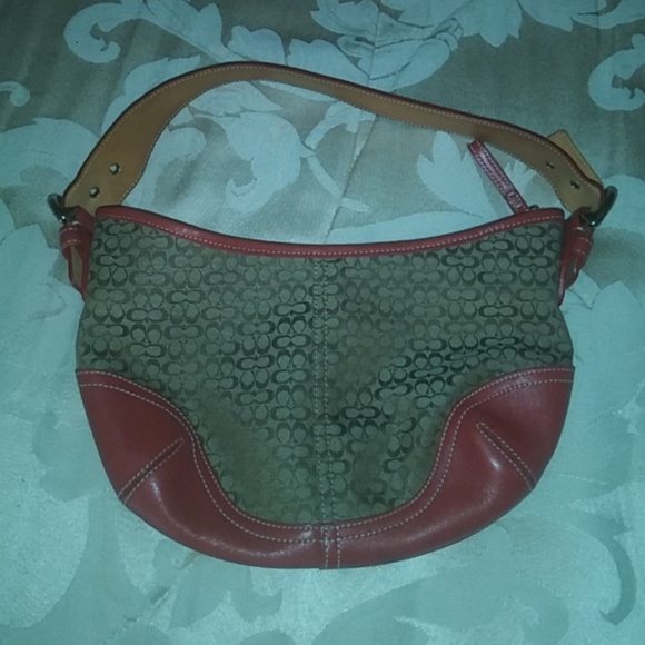 too small - Picture 1 of 4